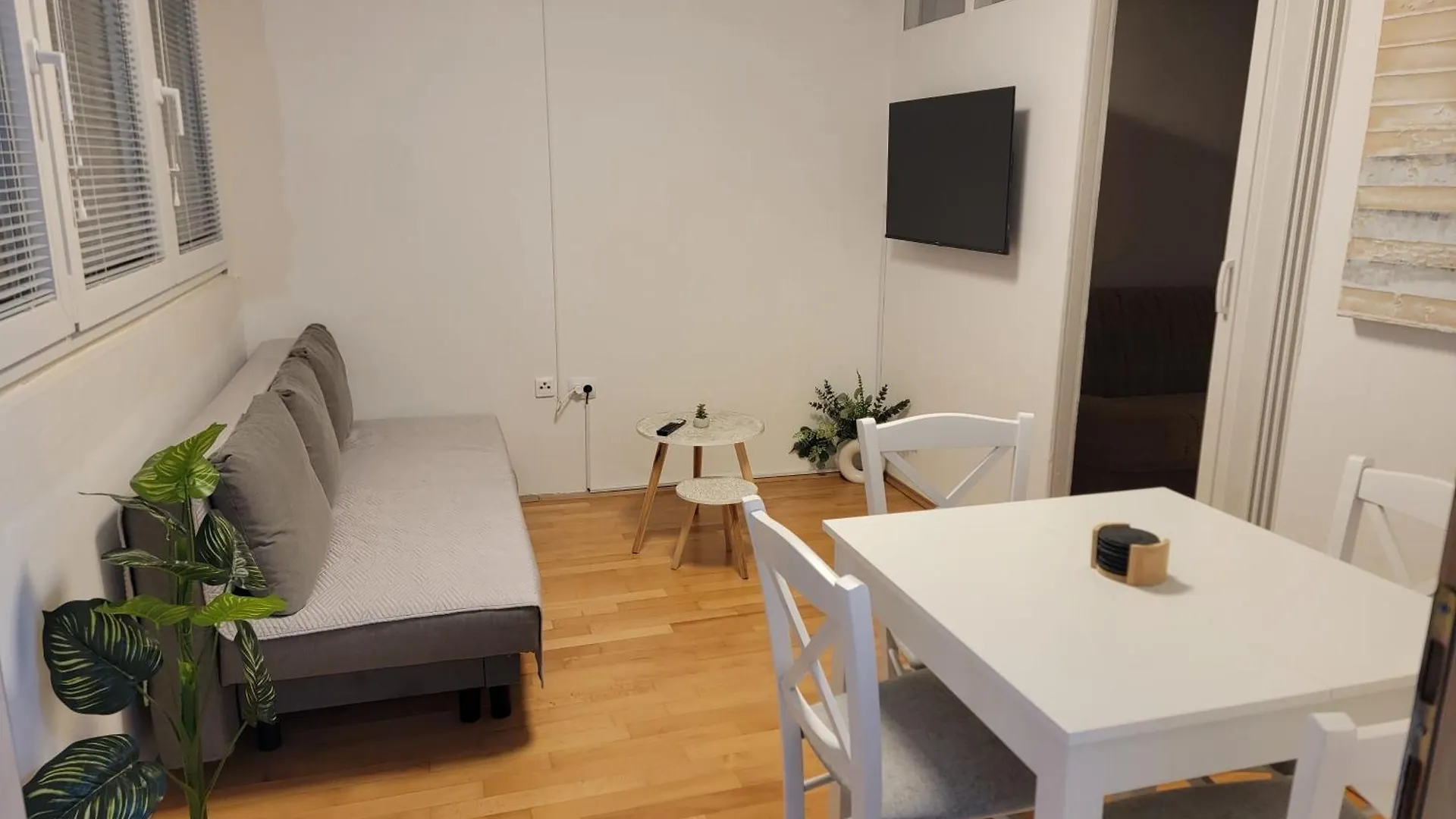 Apartman Obrovac 0*,  Croatia